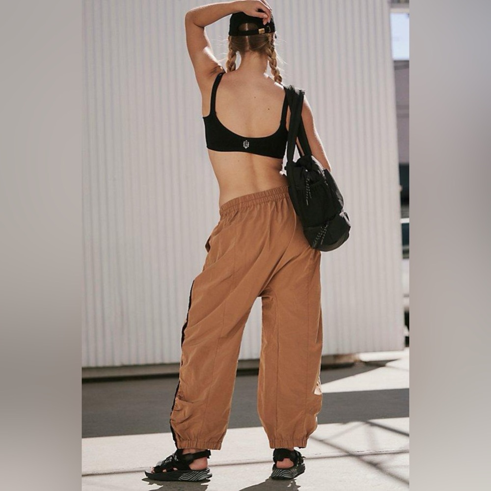 Free People Movement You & Me Pants Camel/Black Combo NWT - Picture 4 of 4